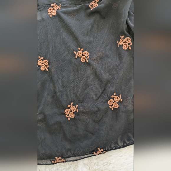 Vtg Embroidered Rose and Mesh Camisole - Picture 3 of 3